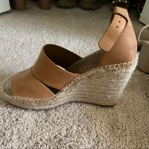 Treasure and bond wedges